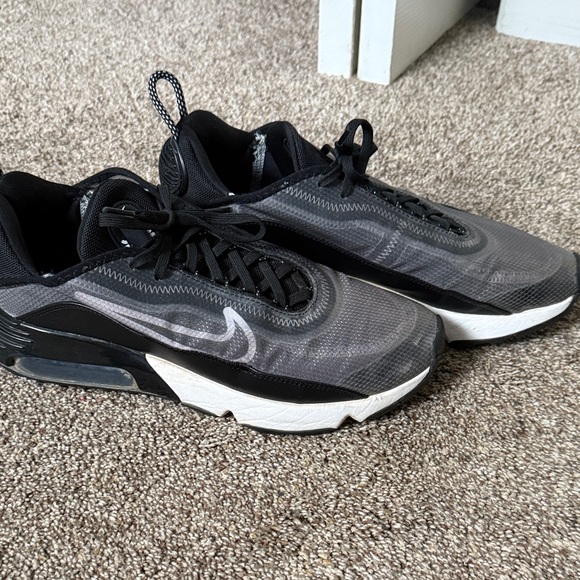 Nike Black and Gray Men's Sneakers - Picture 4 of 4